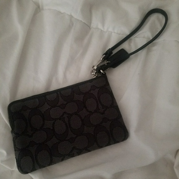 Brand new coach wristlet - Picture 2 of 2